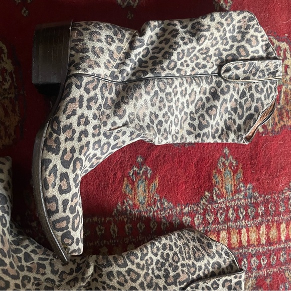 Leopard Print Women's Cowboy Boots - Picture 8 of 13